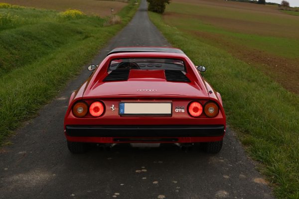 ferrari_308_GTS_03