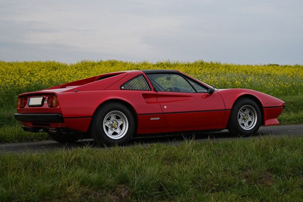 ferrari_308_GTS_04